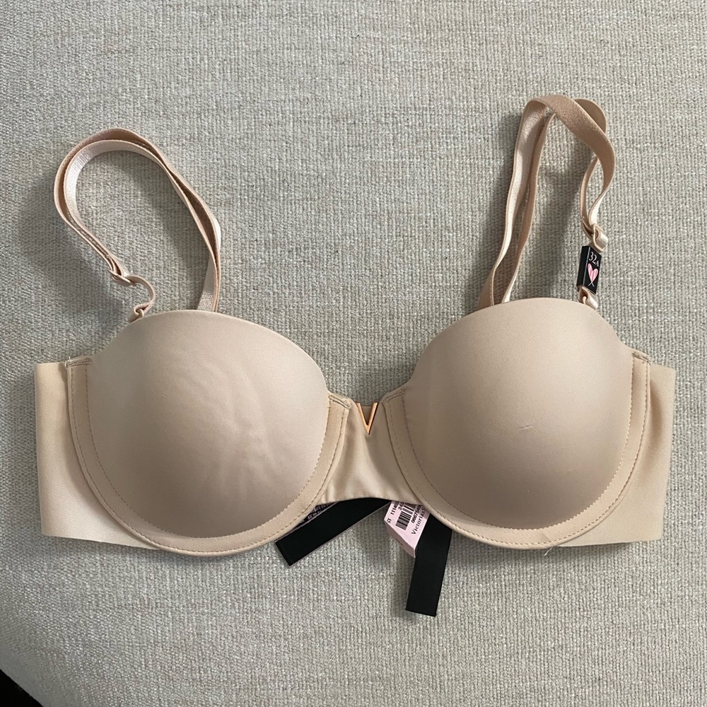 NWT - VICTORIA SECRET - MULTI-WAY BRA - size: 32A